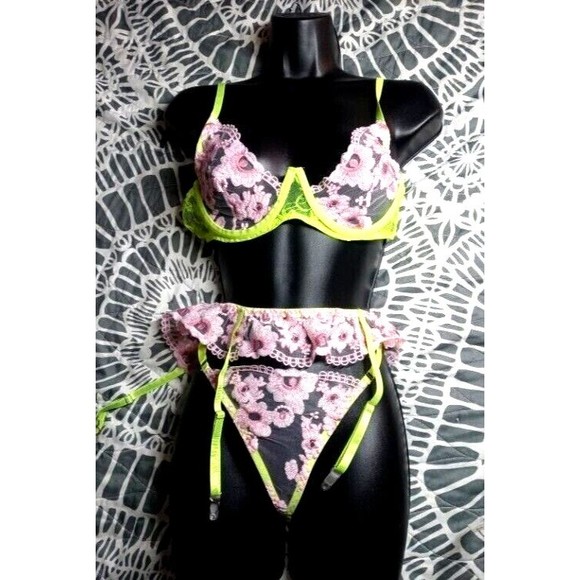 New lingerie 3-piece set lace pink and neon yellow size medium - Picture 1 of 4